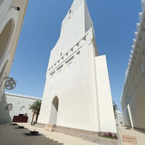 photo_5764718574164887509_y